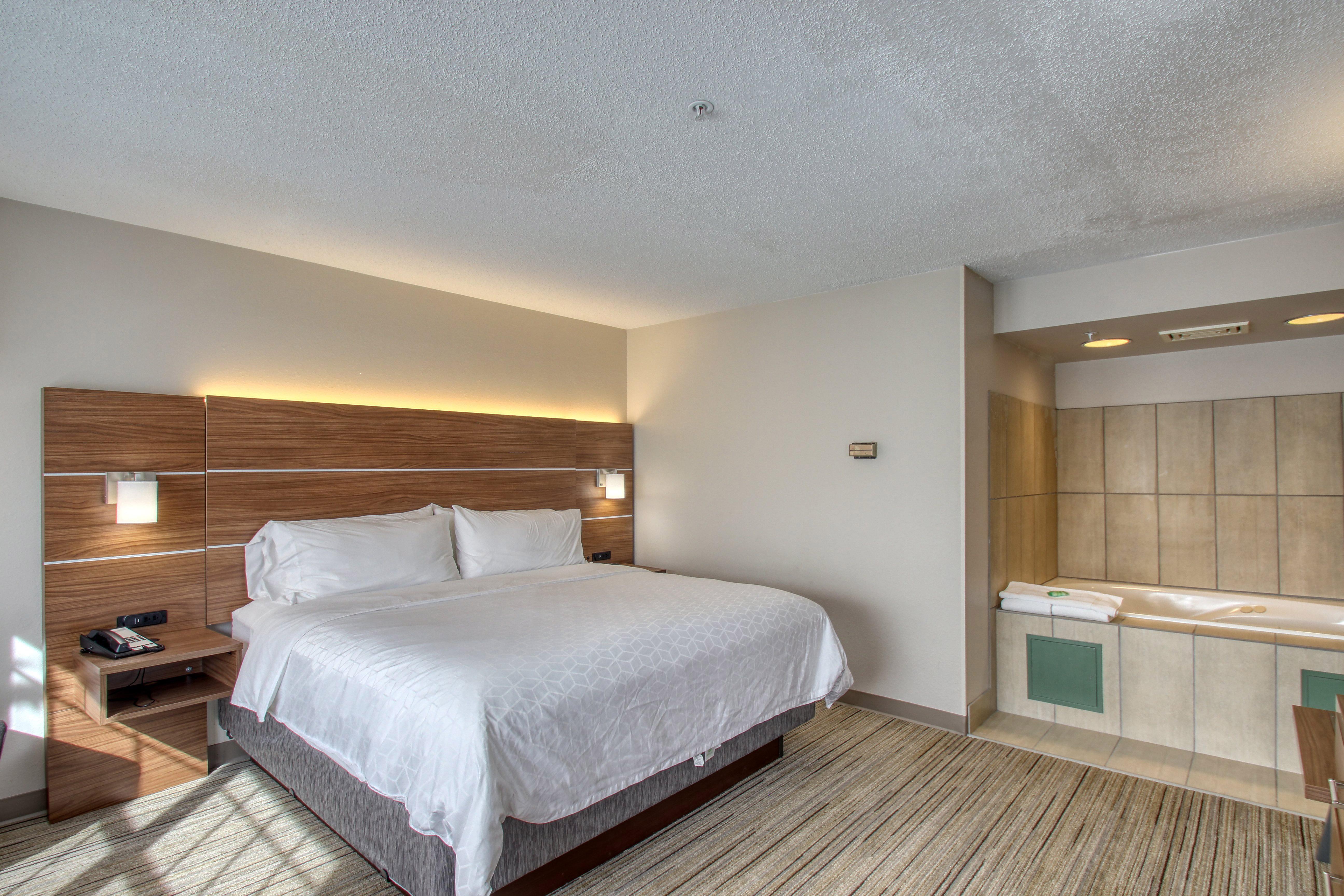 Holiday Inn Express Hotel & Suites Oshkosh - State Route 41 By Ihg Luaran gambar