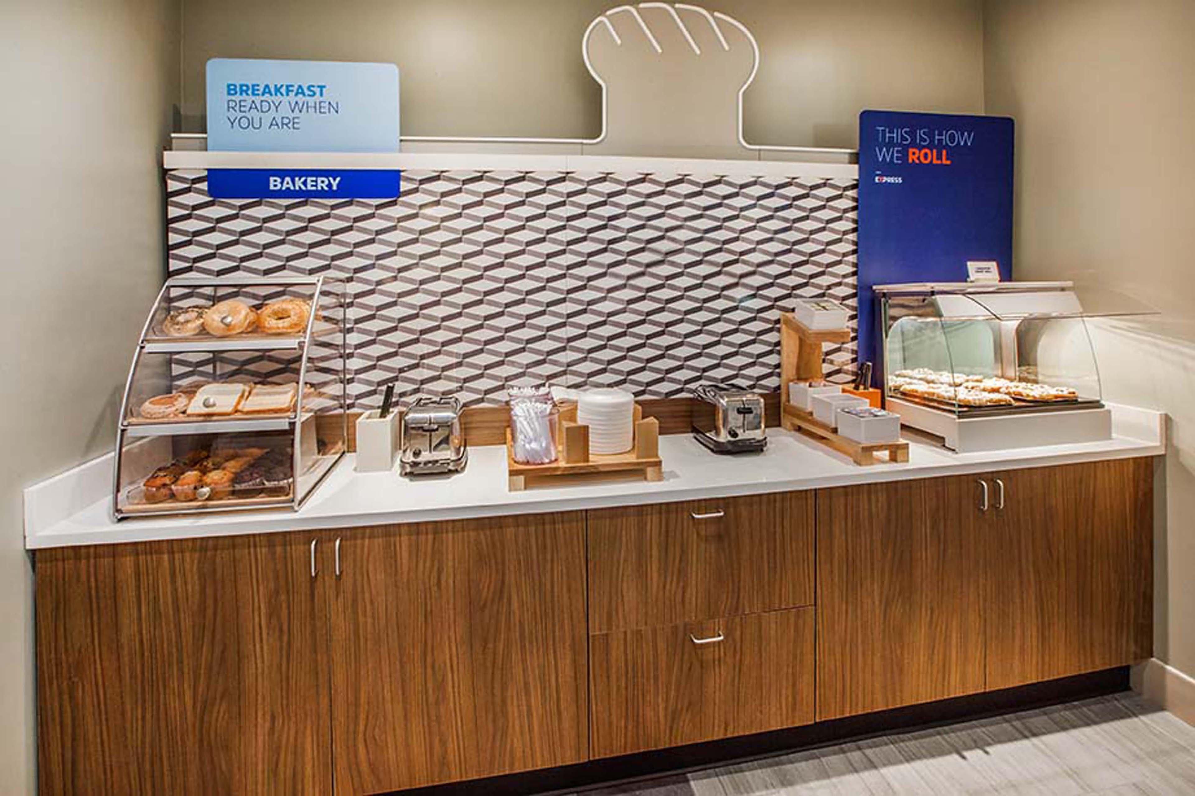 Holiday Inn Express Hotel & Suites Oshkosh - State Route 41 By Ihg Luaran gambar