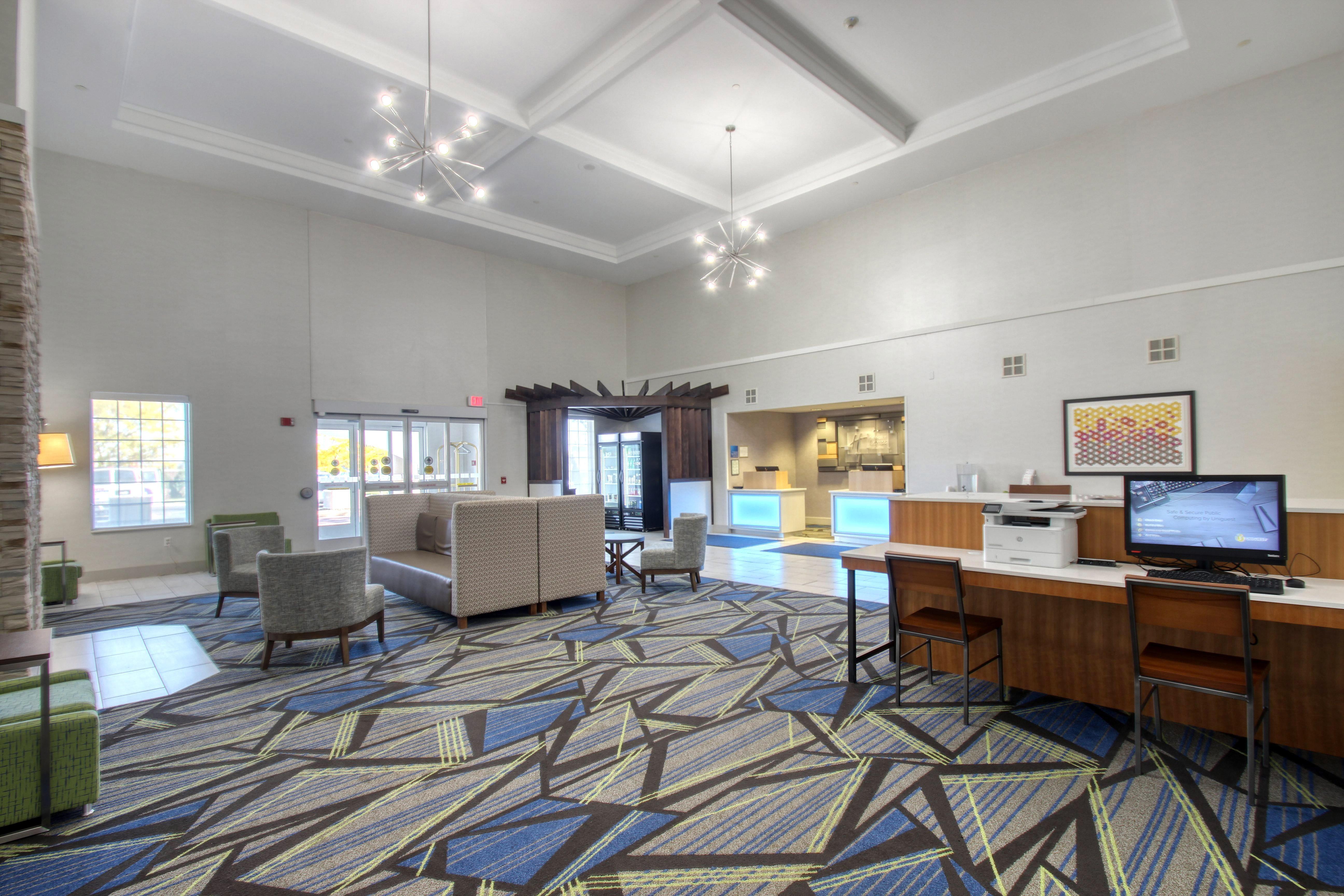 Holiday Inn Express Hotel & Suites Oshkosh - State Route 41 By Ihg Luaran gambar