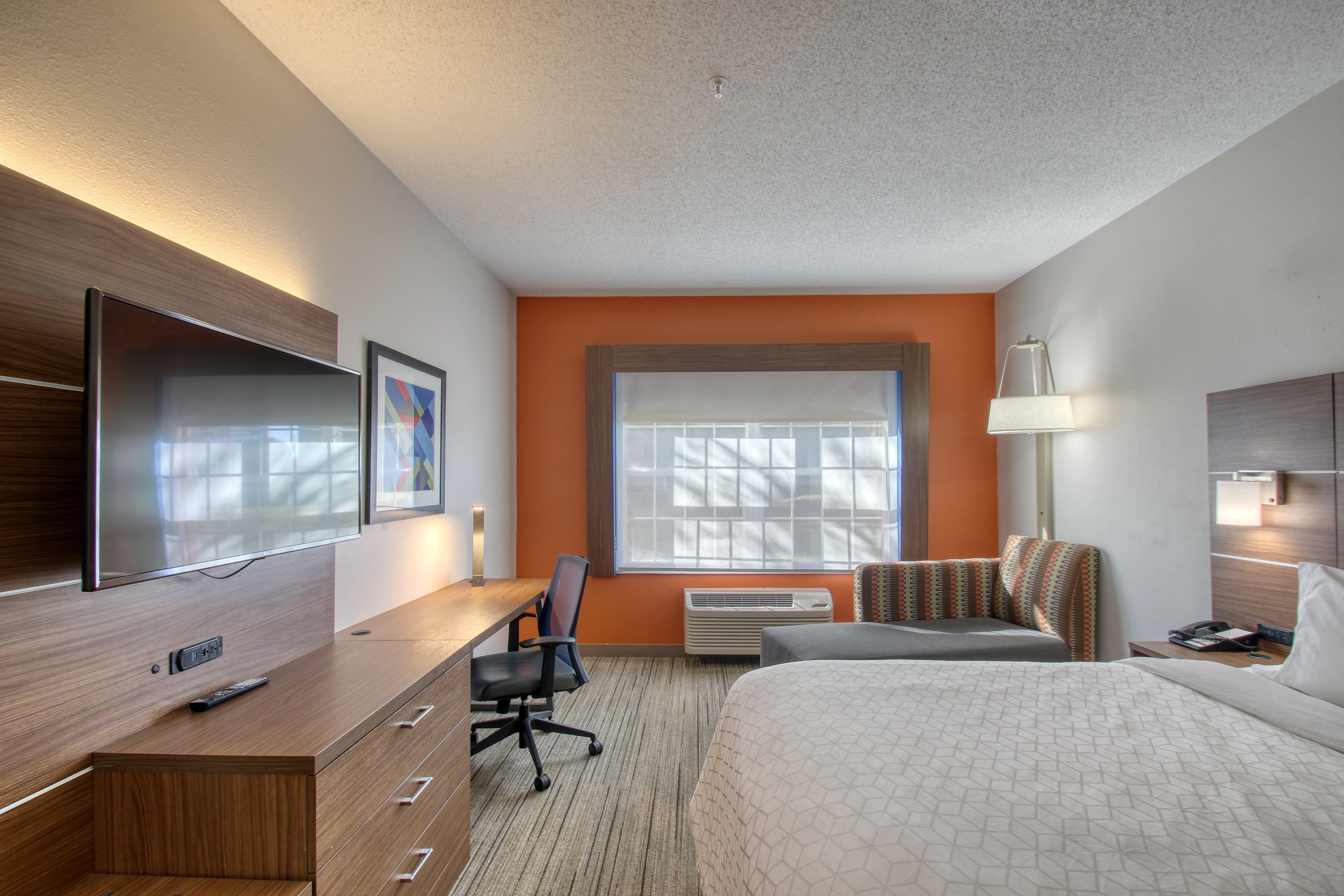 Holiday Inn Express Hotel & Suites Oshkosh - State Route 41 By Ihg Luaran gambar