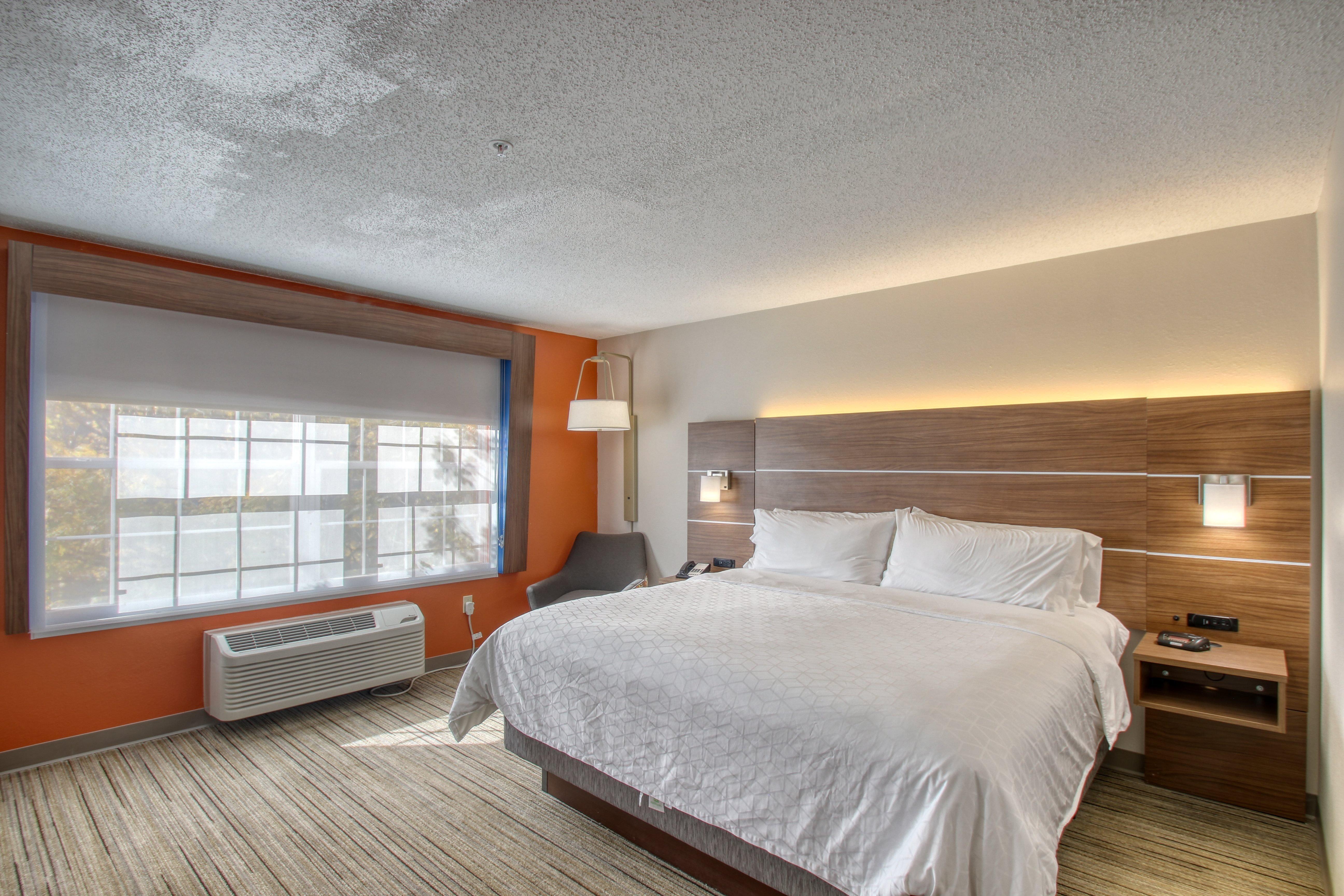 Holiday Inn Express Hotel & Suites Oshkosh - State Route 41 By Ihg Luaran gambar