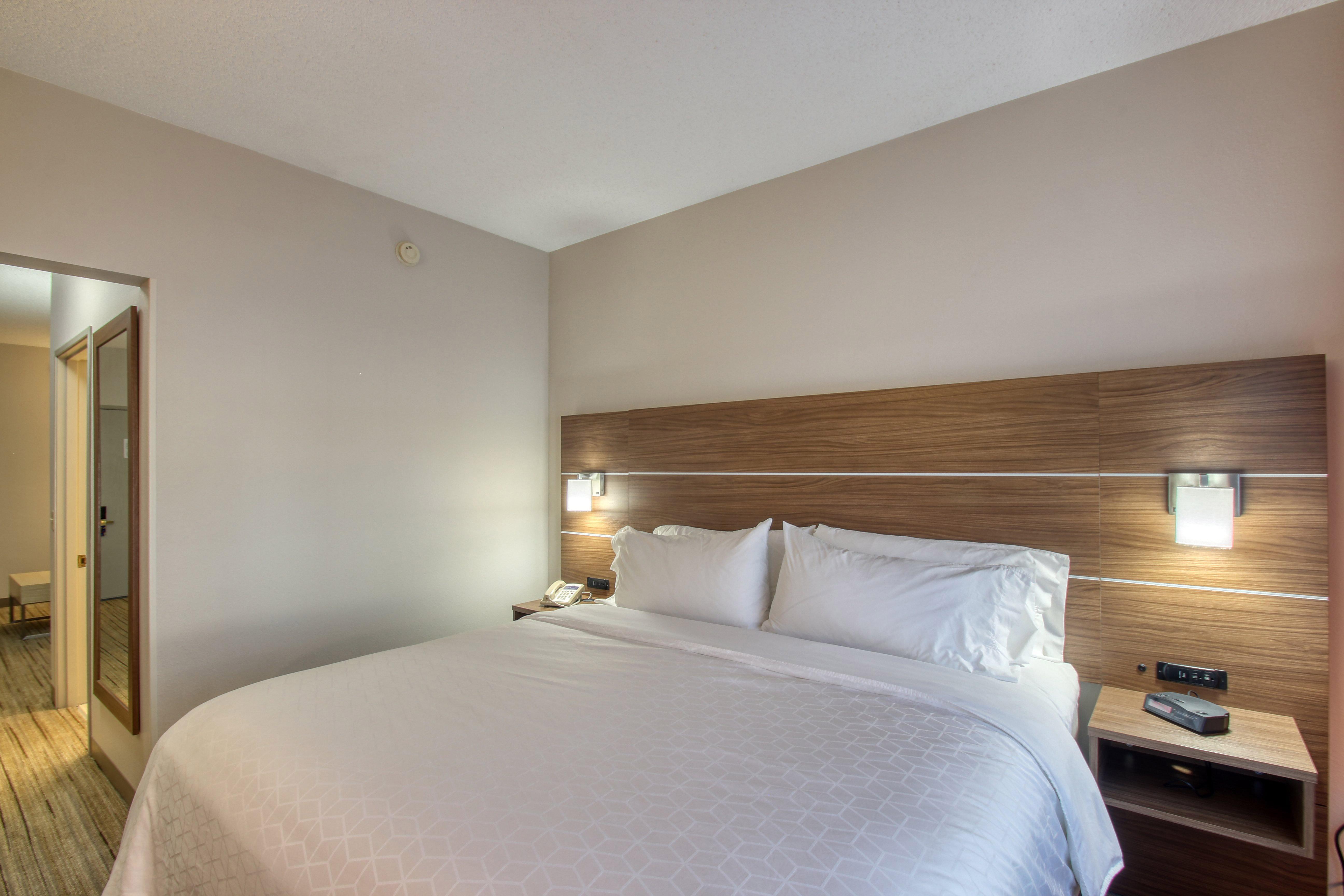 Holiday Inn Express Hotel & Suites Oshkosh - State Route 41 By Ihg Luaran gambar