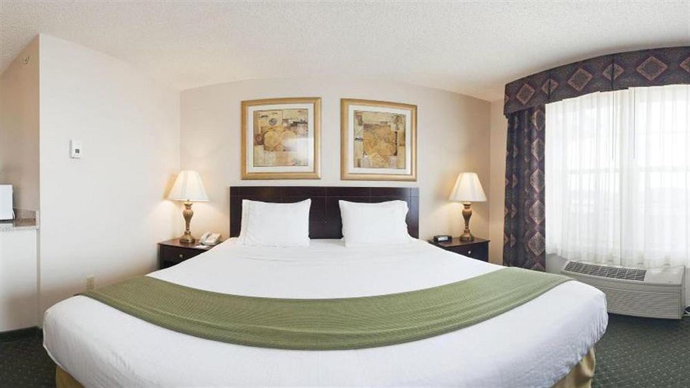 Holiday Inn Express Hotel & Suites Oshkosh - State Route 41 By Ihg Luaran gambar