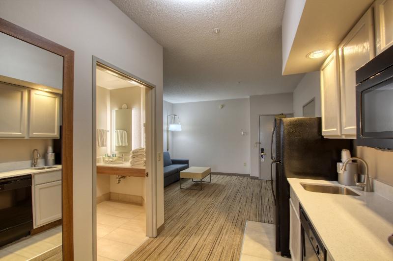 Holiday Inn Express Hotel & Suites Oshkosh - State Route 41 By Ihg Luaran gambar